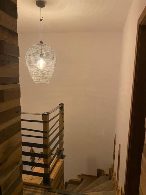 Als As De Coeur La Maison Aux Mille Et Un Coeurs Neuve-Eglise Bagian luar foto